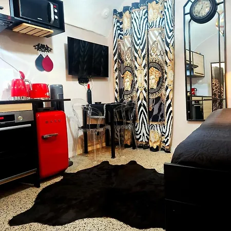 Elegant In The Historic Center Appartamento Sanremo