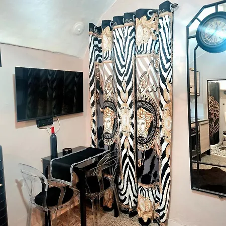 דירה Elegant In The Historic Center *
