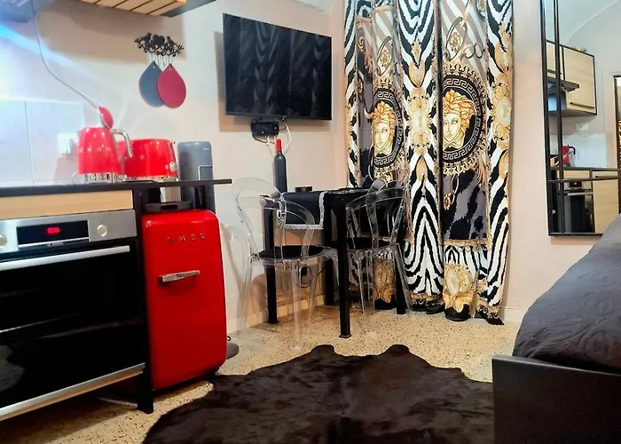 Elegant In The Historic Center Sanremo