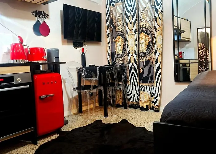 Elegant In The Historic Center Apartment Sanremo