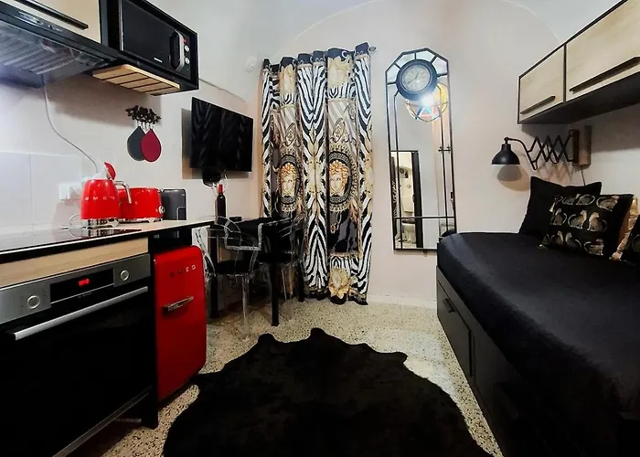 Elegant In The Historic Center Sanremo